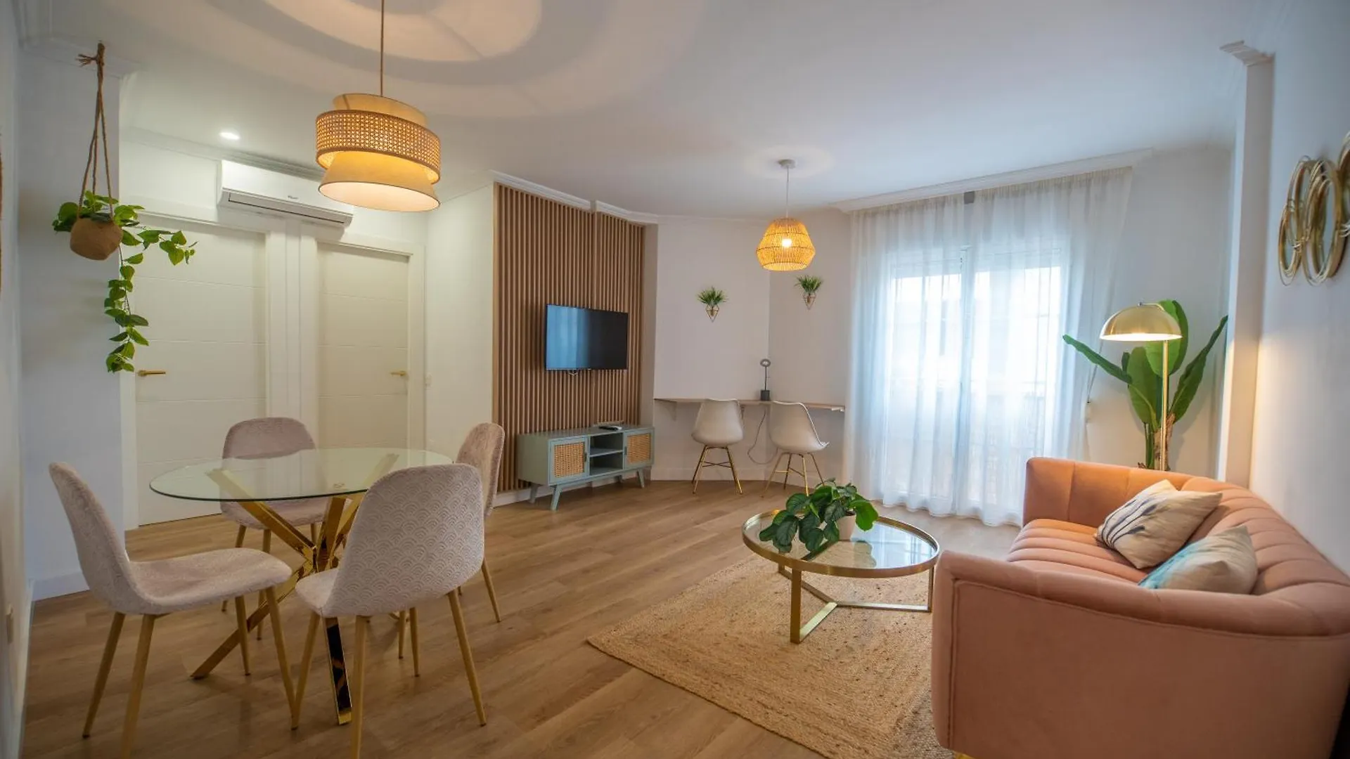 Prensa & Nice Courtyard By Ele Apartments Malaga 0*,  Spain