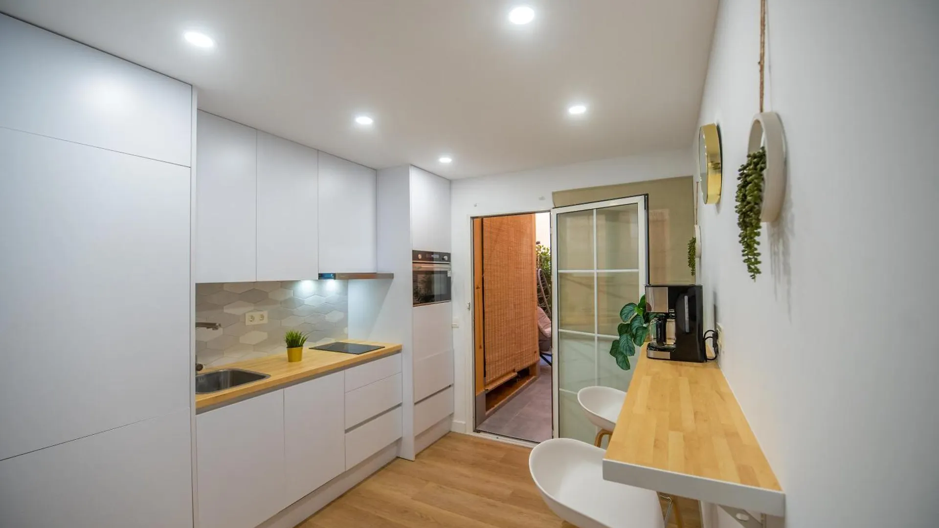 Prensa & Nice Courtyard By Ele Apartments  Malaga