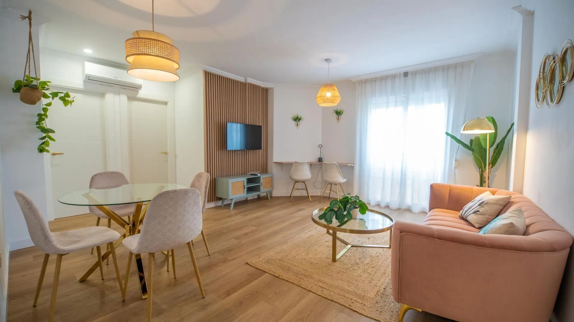 Prensa & Nice Courtyard By Ele Apartments Spain