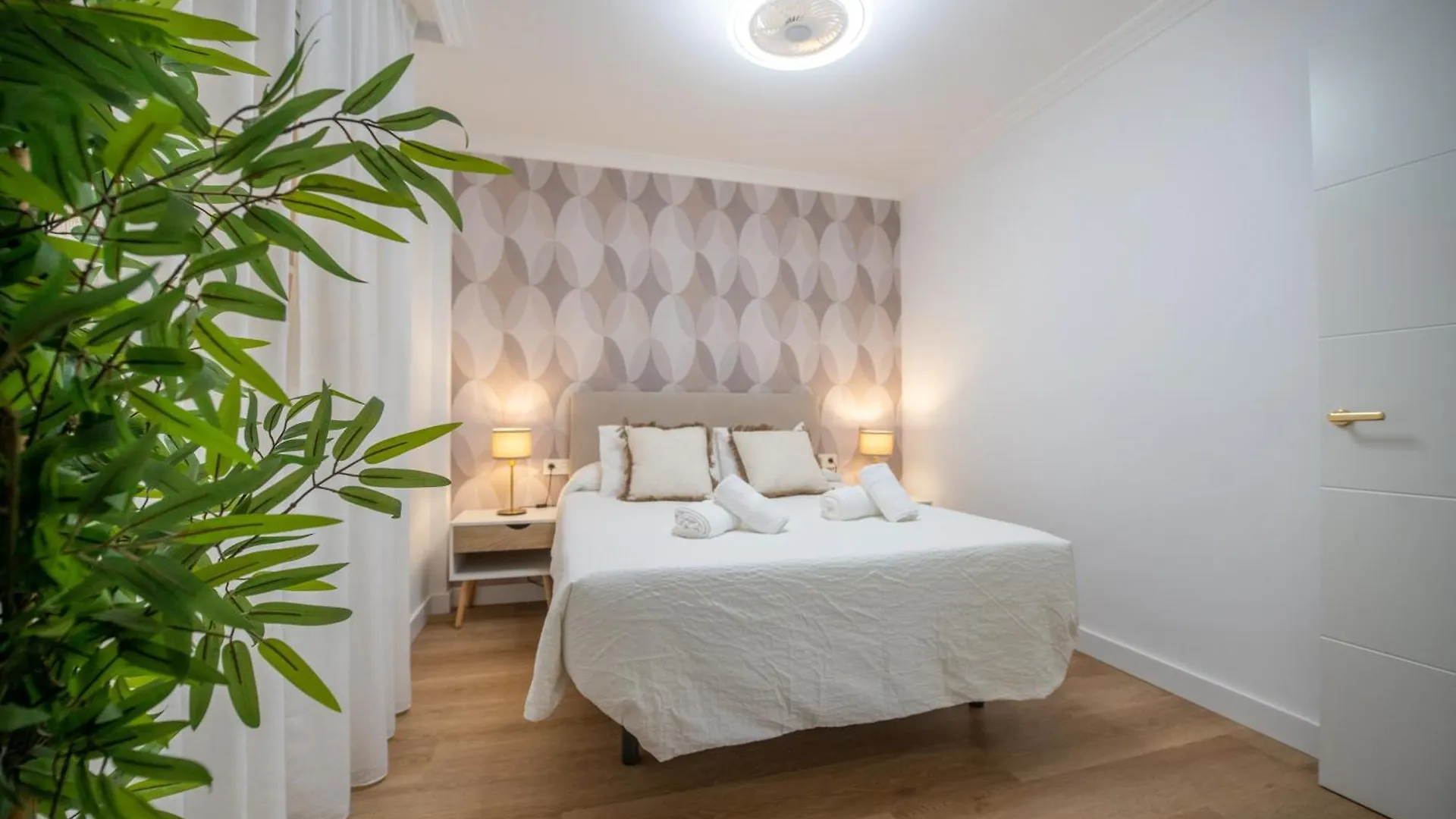 Prensa & Nice Courtyard By Ele Apartments Malaga