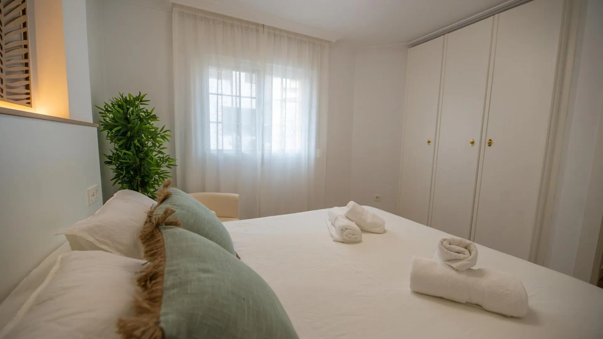 Prensa & Nice Courtyard By Ele Apartments